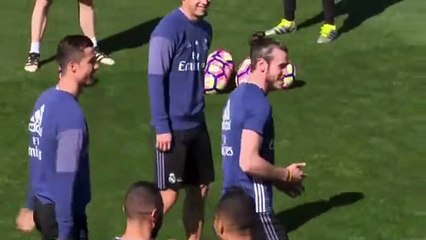 Benzema fait la misere a Bale