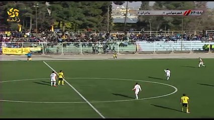 حضور عجیب پیک موتوری در جریان بازی فجر سپاسی - بادران تهران