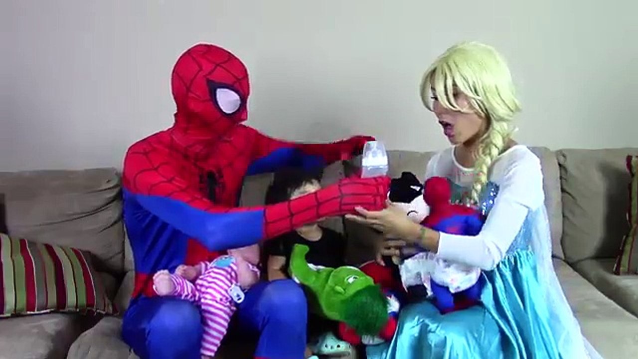 Frozen Elsa & Baby Traffic Cop vs Catwoman w/ Vampire Baby, Spiderman, Hulk, Ariel mermaid
