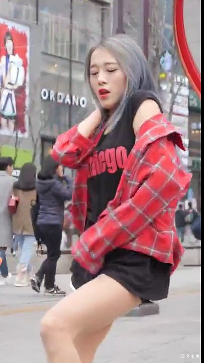 170312 다이아나 DIANA 지선 - 박재범 몸매 (신촌버스킹공연) 직캠 fancam