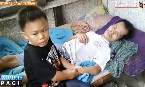 Bocah Ini Rawat Ayahnya yang Lumpuh & Urus Rumah