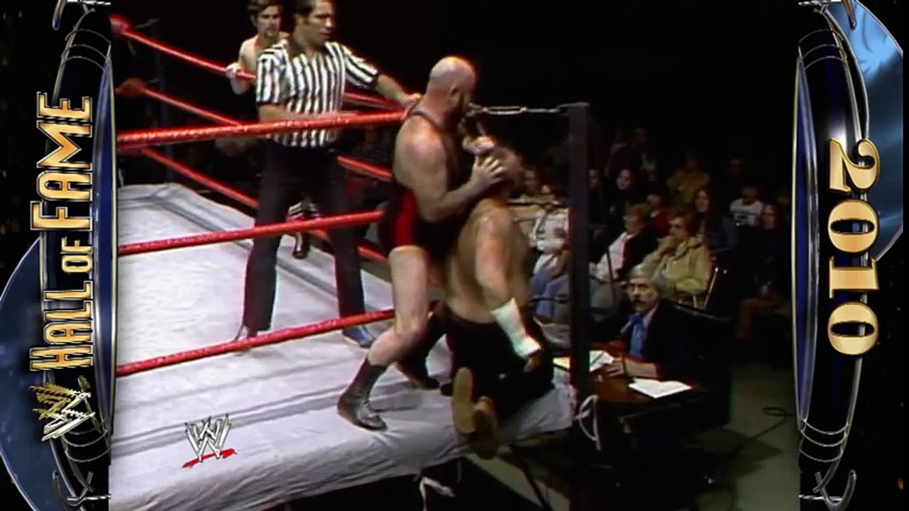 WWE Hall of Fame Inductee   Mad Dog  Vachon