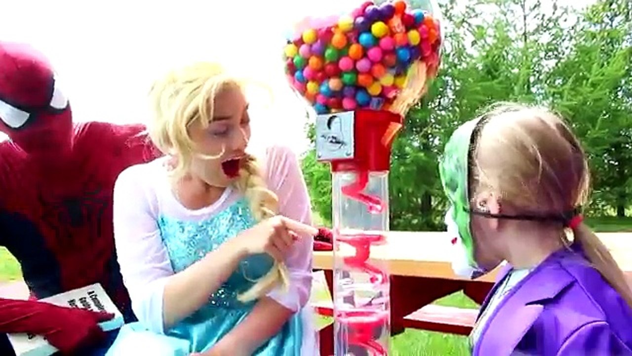 Frozen Elsa Turns into Maleficent! w/ Spiderman, Joker & Joker Kid, Pink Spidergirl, Minio