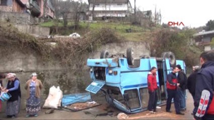 Zonguldak Minibüs Devrilerek Alt Yola Düştü: 2 Yaralı