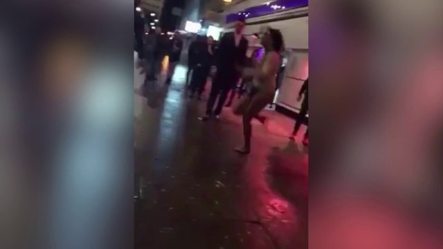 Patada voladora de película de chica Kung Fu: ¡Doble K.O.!