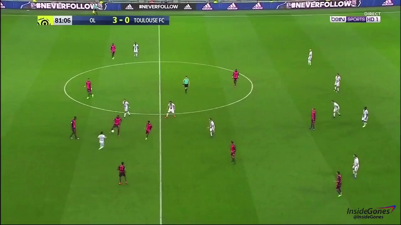 But du milieu de terrain pour Memphis Depay contre Toulouse