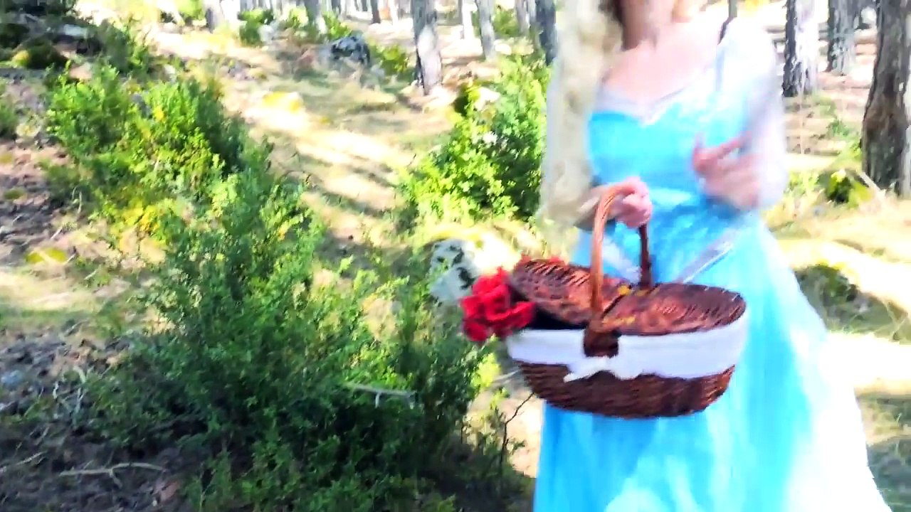 Spiderman Frozen Elsa vs King Kong YETI Spider-Man Elsa Superhero Fun in Real Life malefic