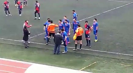 Amatör maçta hakem yumruğun görüntüleri ortaya çıktı