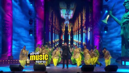 Mika Singh and Himesh Reshammiya's Musical takkar at Mirchi Music Awards! - YouTube
