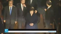 رئيسة كوريا الجنوبية تغادر قصر الرئاسة