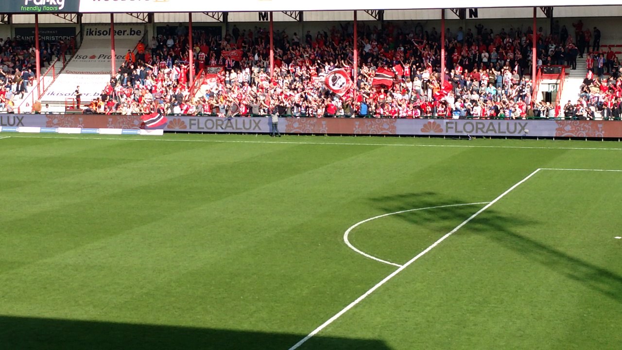 KVK-Excel Mouscron "Never Walk Alone"