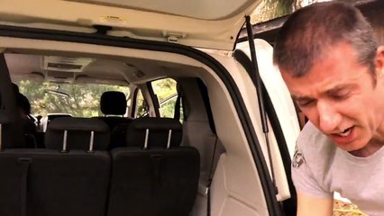 33Shake’s American tour: van cleaning time!