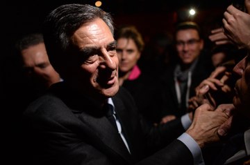 "Jeu sordide dans le Vaucluse": Fillon corrige ses propos