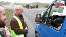 VIDEO. Coussay-les-Bois (86): ils bloquent le début des travaux de la ferme-usine des 1.200 taurillons