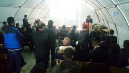 Depremzede Öğrenciler Mehmet Akif'i Unutmadı