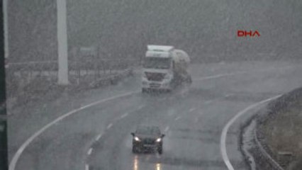 Bolu Gerede'de Kar Ulaşımı Yavaşlattı