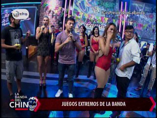 La Banda juega con Paula Avila y Las Alma Bella