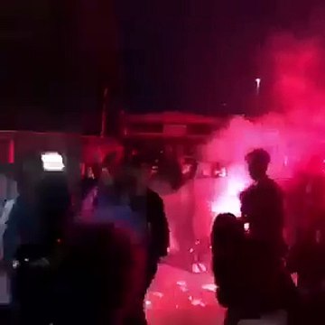 Tifosi Atalanta accolgono la squadra dopo la sconfitta contro l'Inter