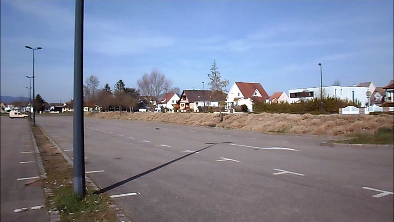 E-Revo 1/16 3S parking session