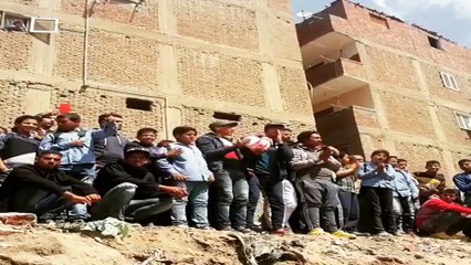 شاهد كيف هتف أطفال المطرية لحظة استخراج تمثال رمسيس: "الحضارة أهي"