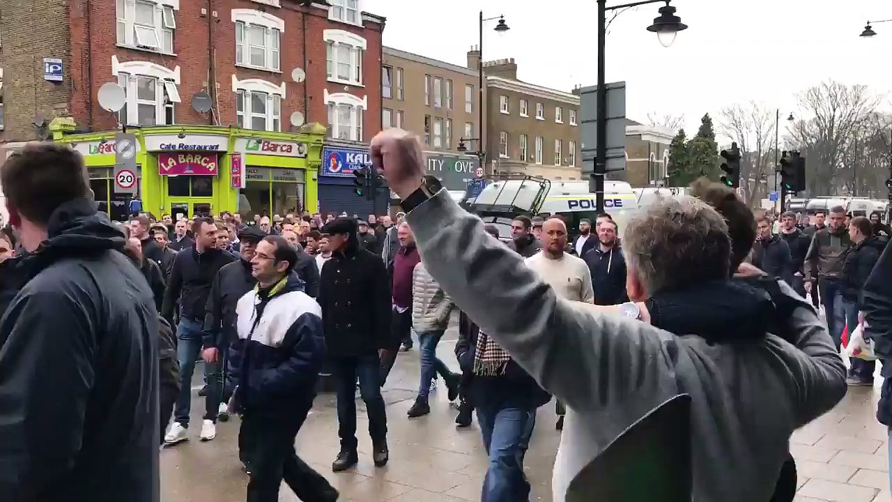 Millwall taraftarlarına Tottenham yumruğu!