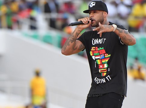 Public Buzz : Booba : il partage la vidéo d'un groupe de danseuses de Rennes...