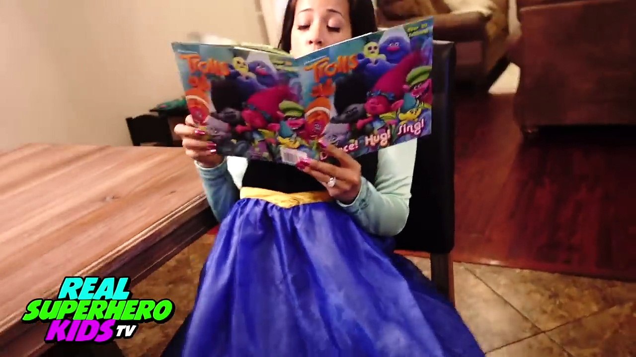 PREGNANT FROZEN ELSA VS SPIDERMAN DELIVERS SPIDERBABY TRIPLETS w/ Pink SpiderGirl Funny Su