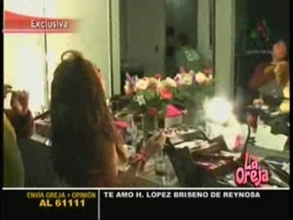 Anahi en sesion de fotos para Andrea