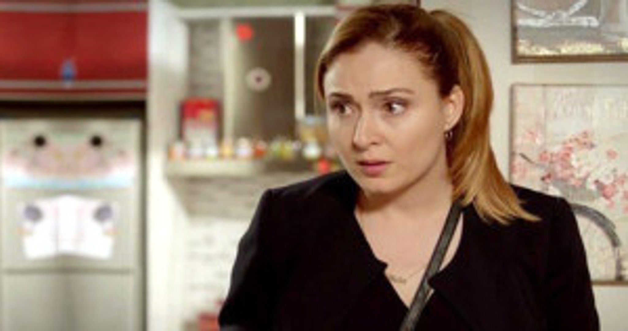 Ceyda Düvenci Haftaya Kötü Başladı! Hayranlarına Dert Yandı