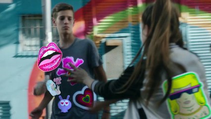 iPhone 7 – Sticker Fight – Apple