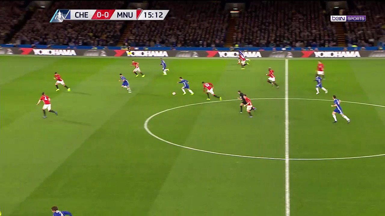 Eden Hazard élimine 3 red Devils avec cette accélération !