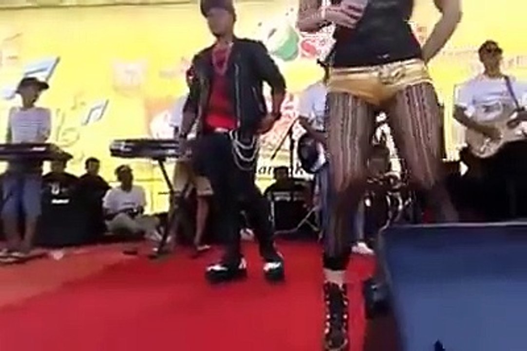 Hot Uut Selly Ft Nia Jovanka Sakitnya Tuh Disini Dangdut Koplo 2017