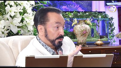 Che Guevara yaptırdığı katliamları çalışırken görebilmek için çalıştığı yerin tek duvarını yıktırmıştır.