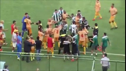 Huge Fight In A Brazil Football Match!