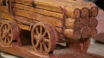 Wagon de l'Ouest - Sculpture sur bois de pin.