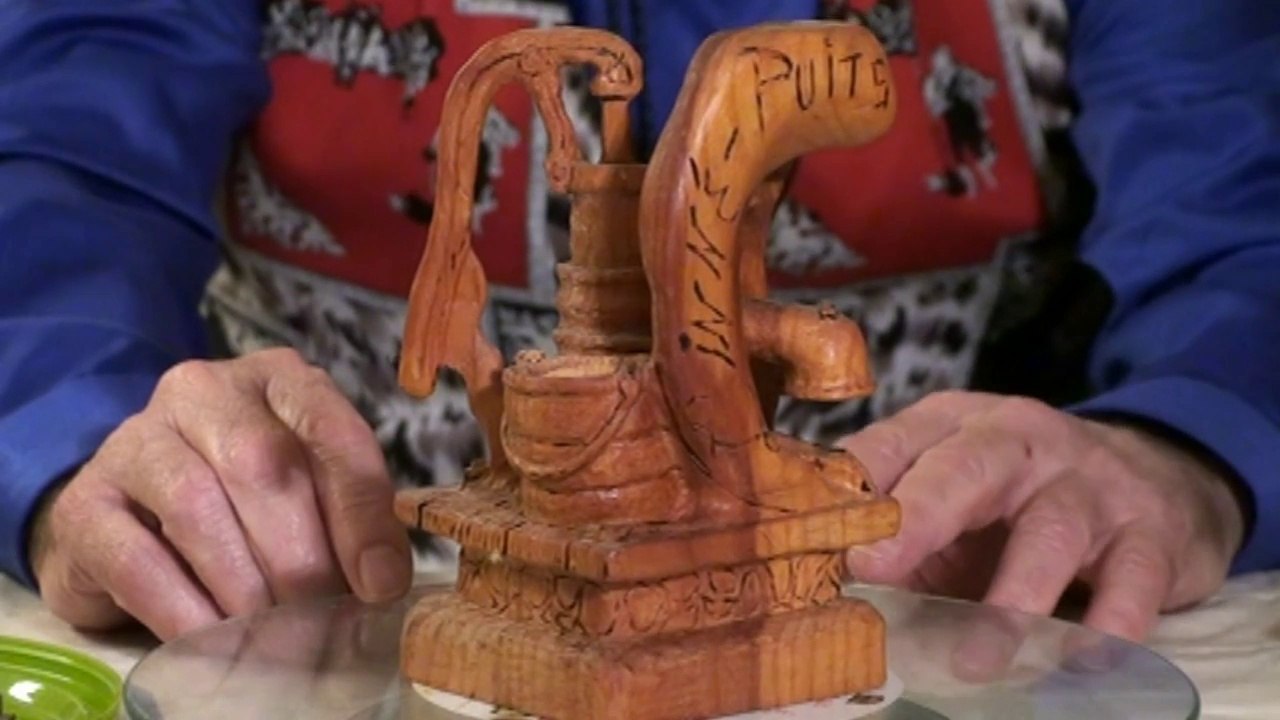 Le Puits d'en Haut - Sculpture sur bois de pin.
