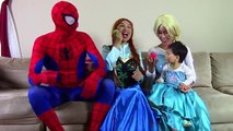 Baby ELSA Becomes an Ornament!! Frozen Elsa and Spiderman lose their baby w/ disney Prince