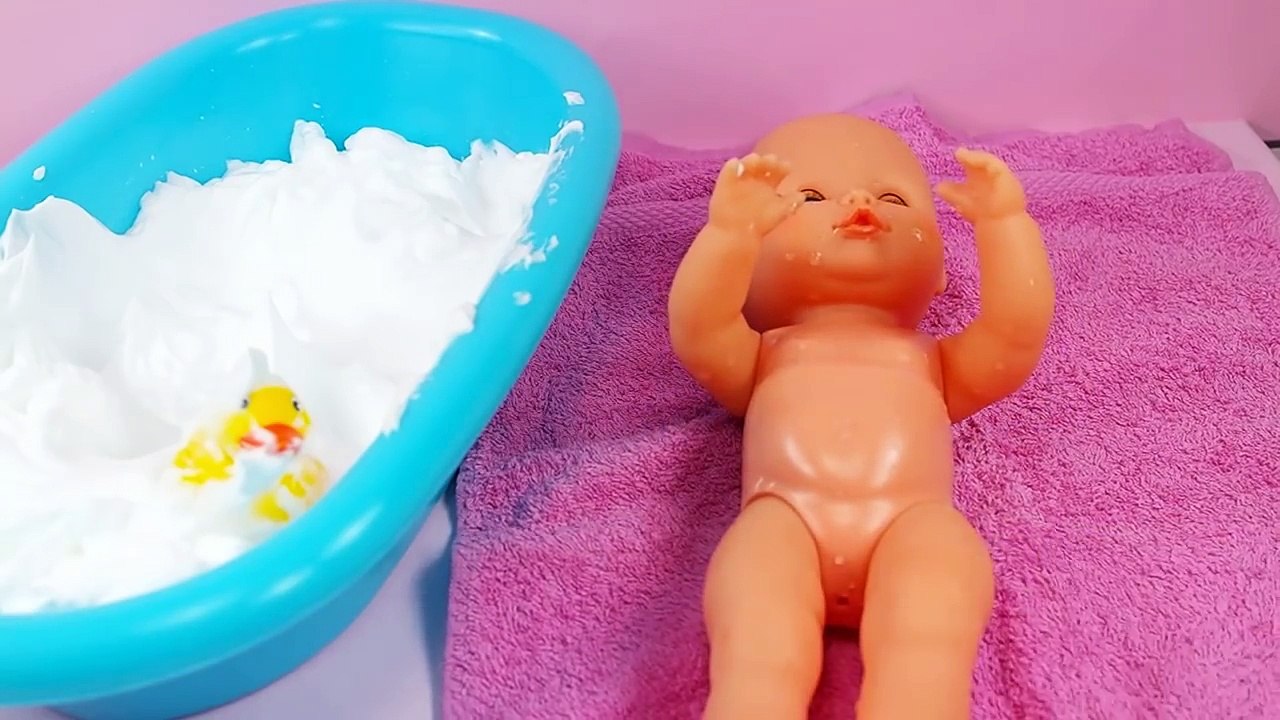 Barbie Baby dolls bathtime with Ken * Bubble bath & Whipped Cream Foam