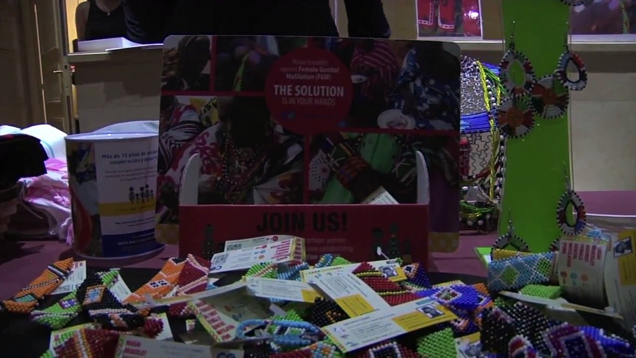 WORLD FASHION WEEK PARIS 2014 RECEPTION & JIMMY CHOO LIFETIME ACHIEVEMENT AWARD- DAILYMOTION