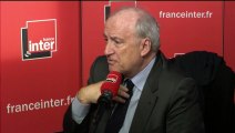 Hubert Védrine répond aux questions de Patrick Cohen