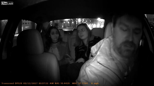 2 nanas se moquent d'un Uber qui répond !! Chaud le chauffeur