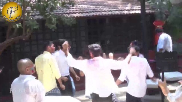 SHABANA AZMI HOLI CELEBRATION AT JUHU HOUSE