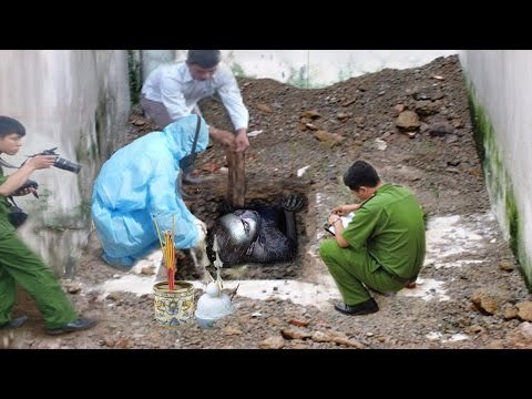 Sự thật kinh hoàng được phơi bày dưới nền nhà khiến mọi người sốc tột độ