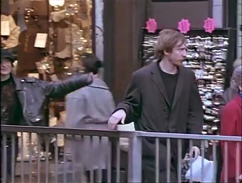 NAKED - Bande-annonce