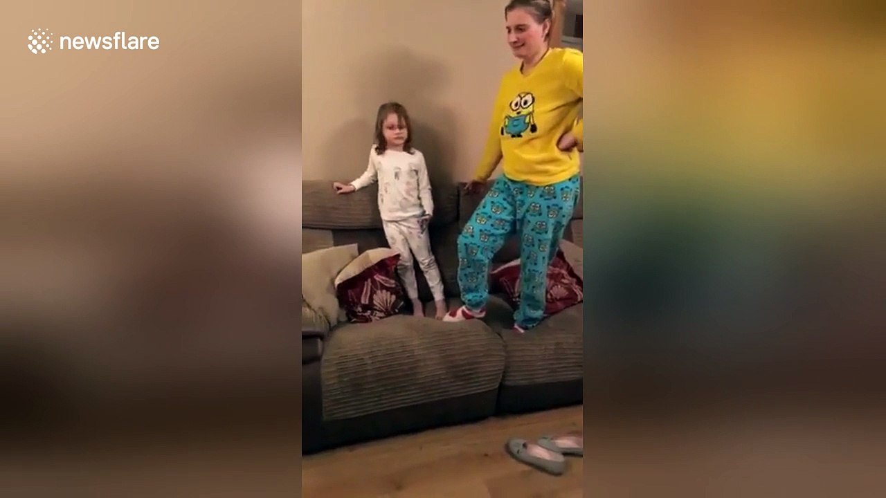 Cat brings home a 'present' to its owners and t...