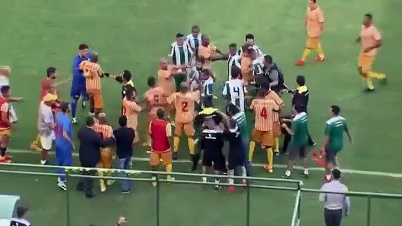 Brésil : une bagarre générale impliquant joueurs et spectateurs