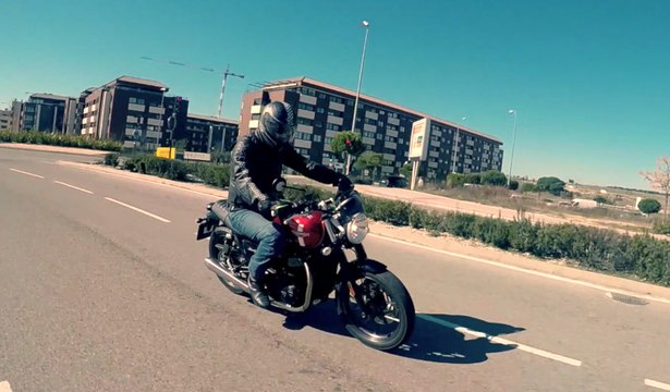VIDEO: Prueba Triumph Street Twin A2