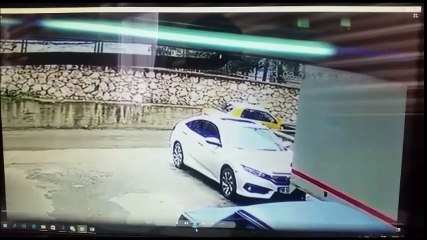 Taksi şoförüne gasp kameraya böyle yansıdı