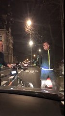 Un chauffeur Uber se bat contre un cycliste dans les rues de Paris