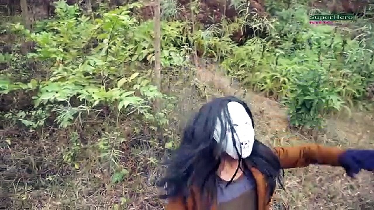 Spiderman VAMPIRE Attack Frozen Elsa Big Muscle w Maleficent Giant car Superhero Fun